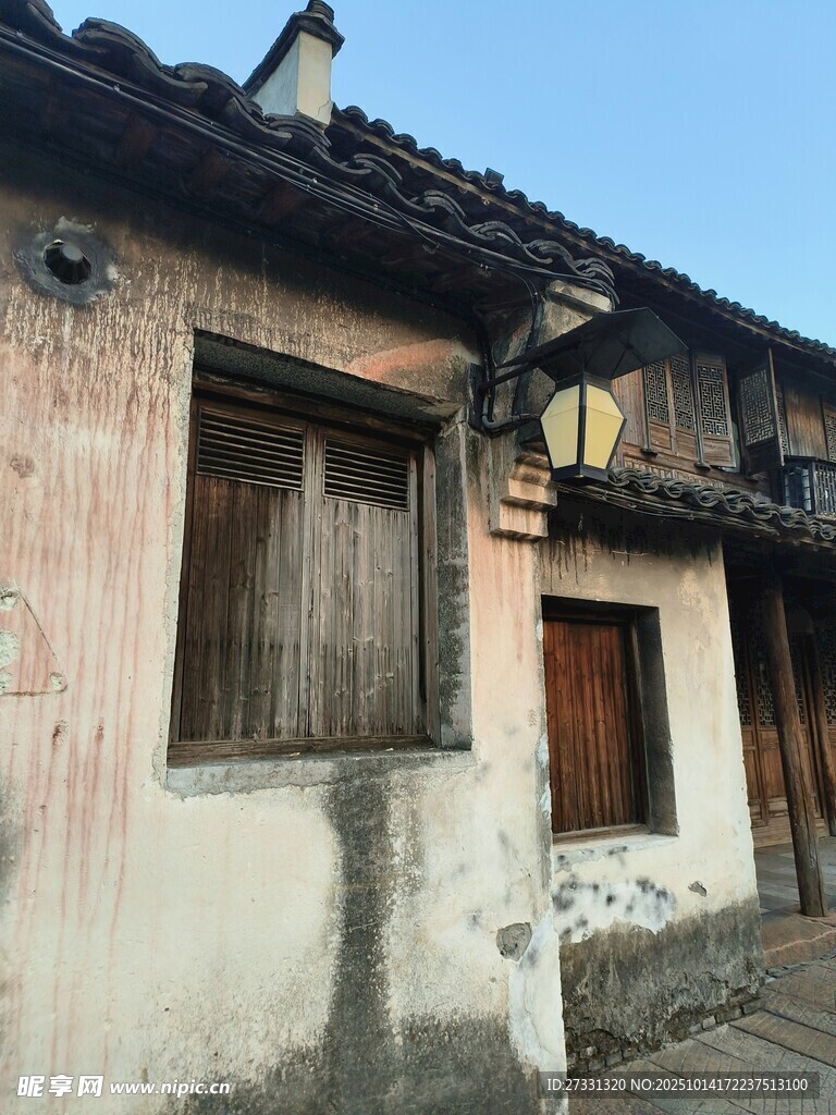 古朴水乡老屋