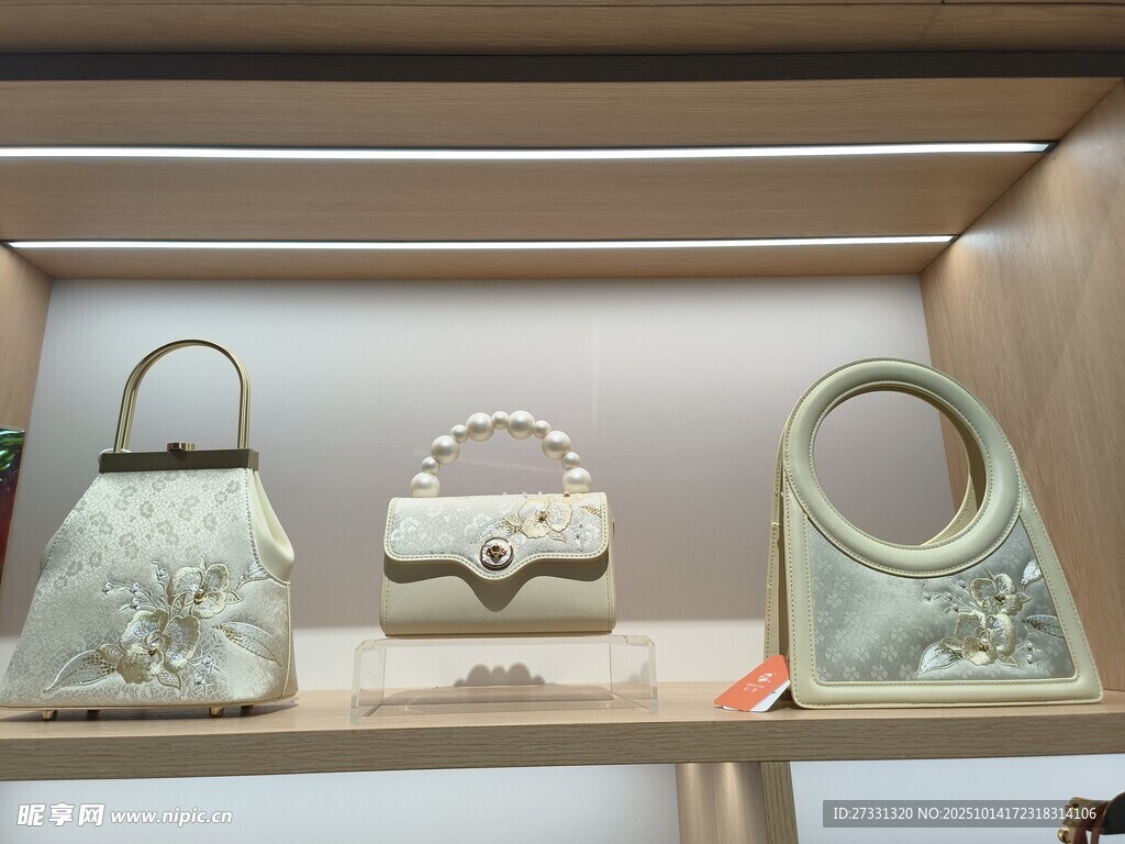 精致浅绿色系手提包包展示