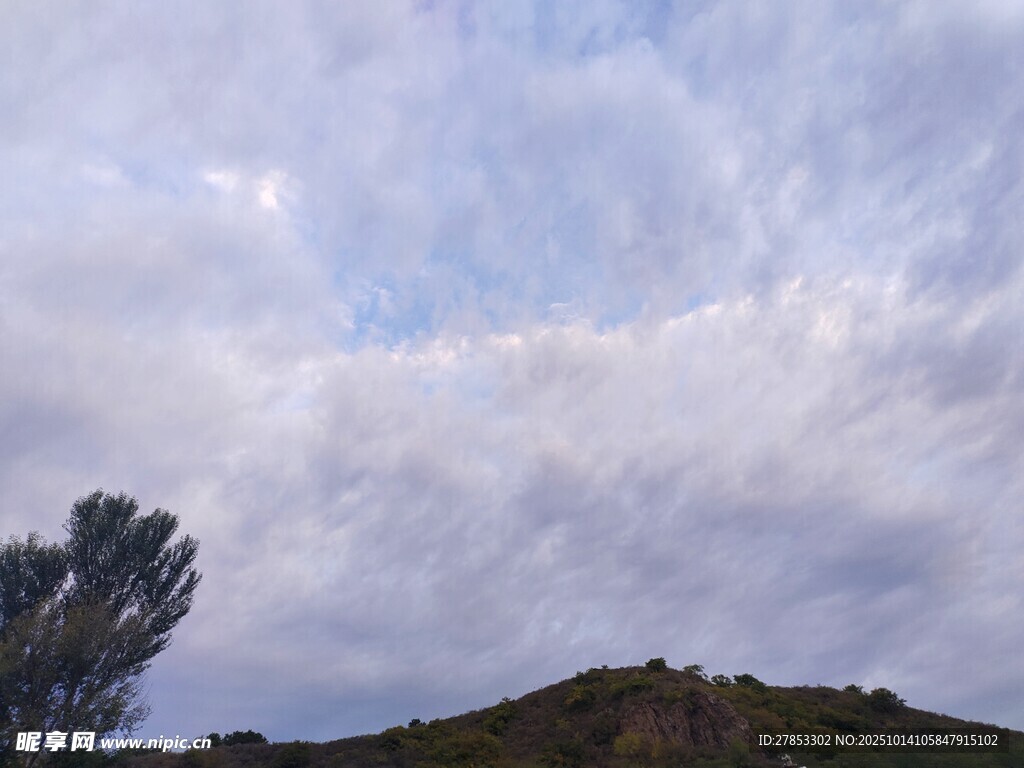山间云景