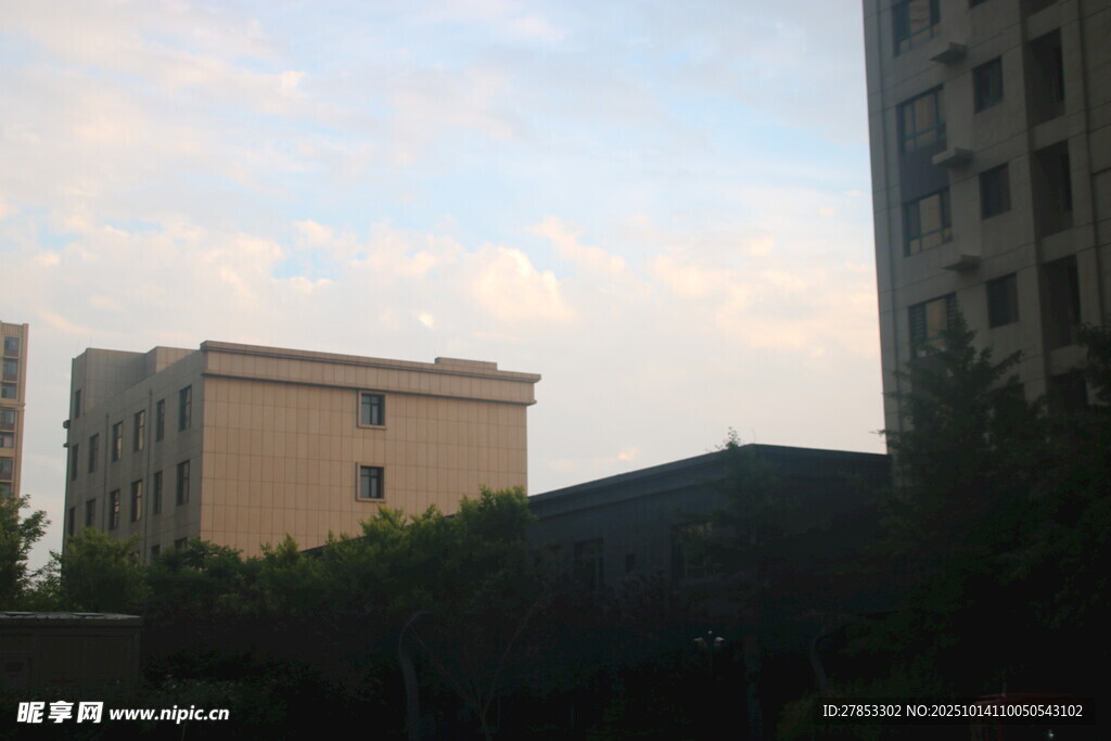 城市建筑与天空景观
