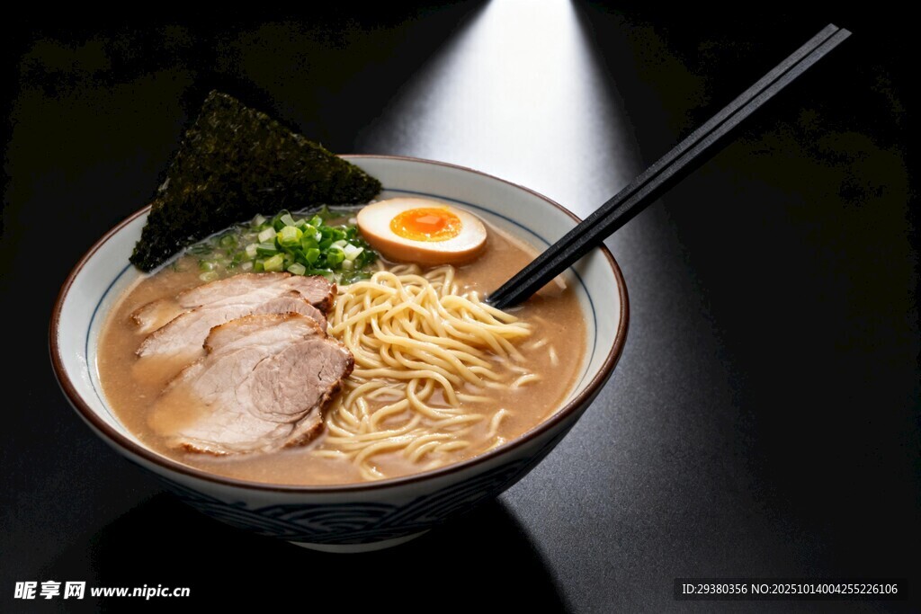 日式豚骨拉面