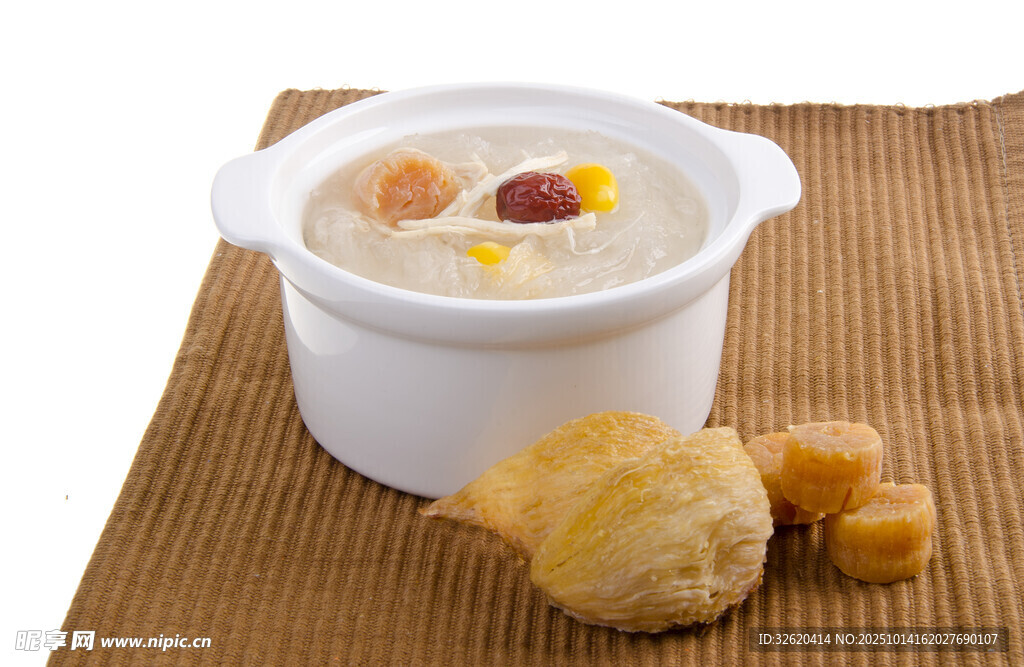 养生炖品与滋补食材