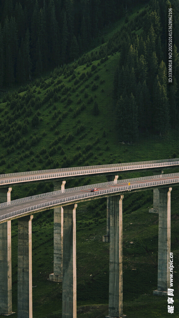 山间高架桥美景