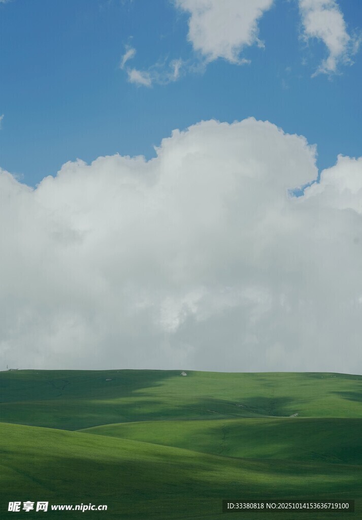 草原蓝天美景