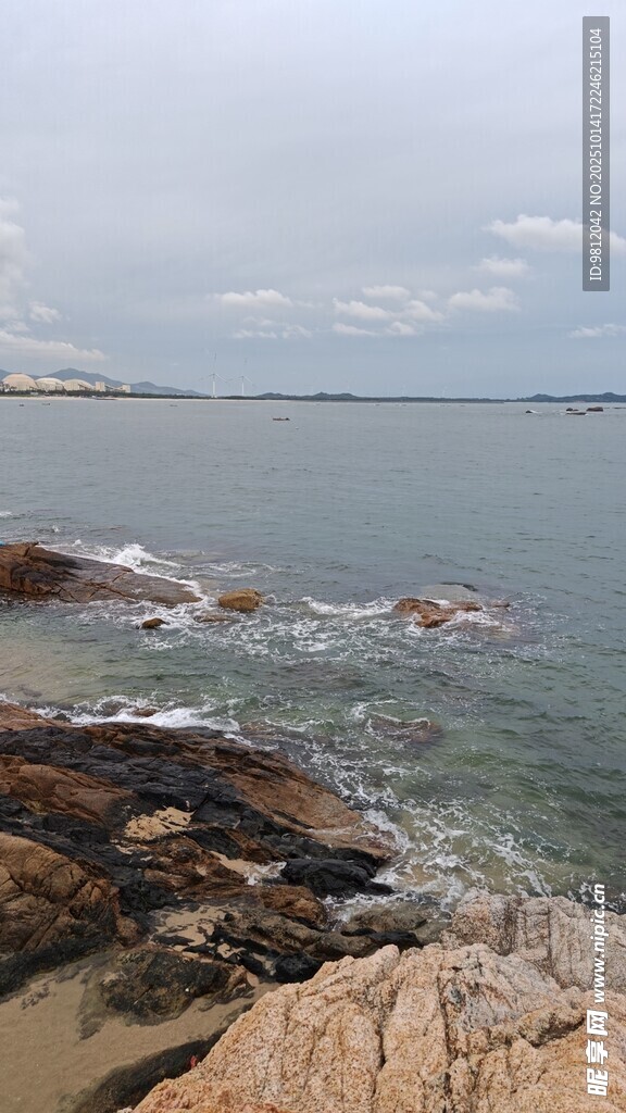海边礁石风景