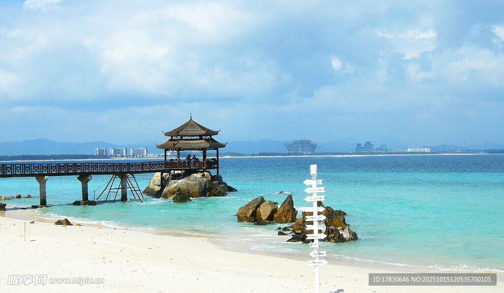 美丽海岛栈桥风景