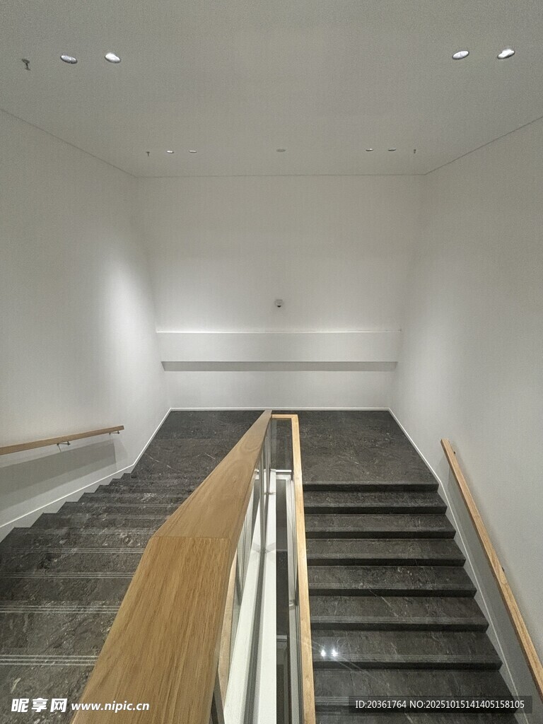 现代简约风格室内楼梯