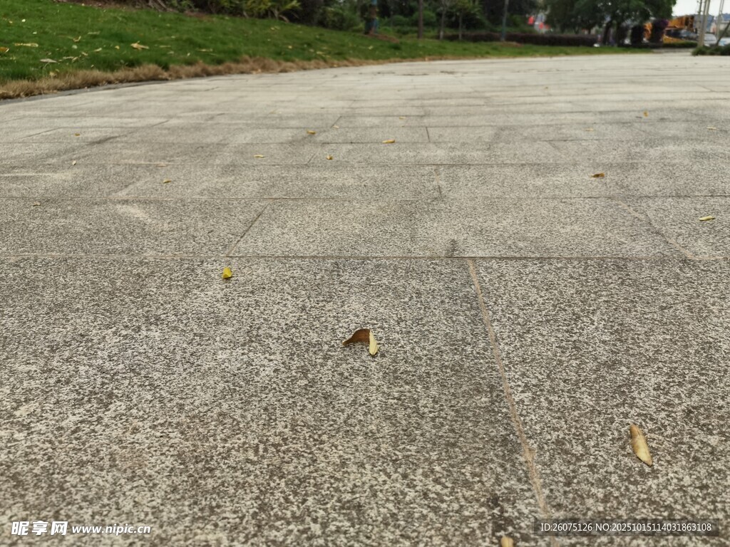 空旷水泥地面场景
