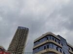 城市高楼与低矮建筑对比