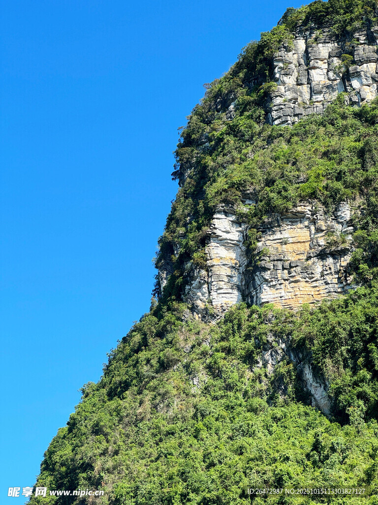 广西崇左明仕田园陡峭青山