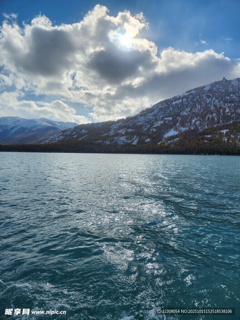 湖畔美景