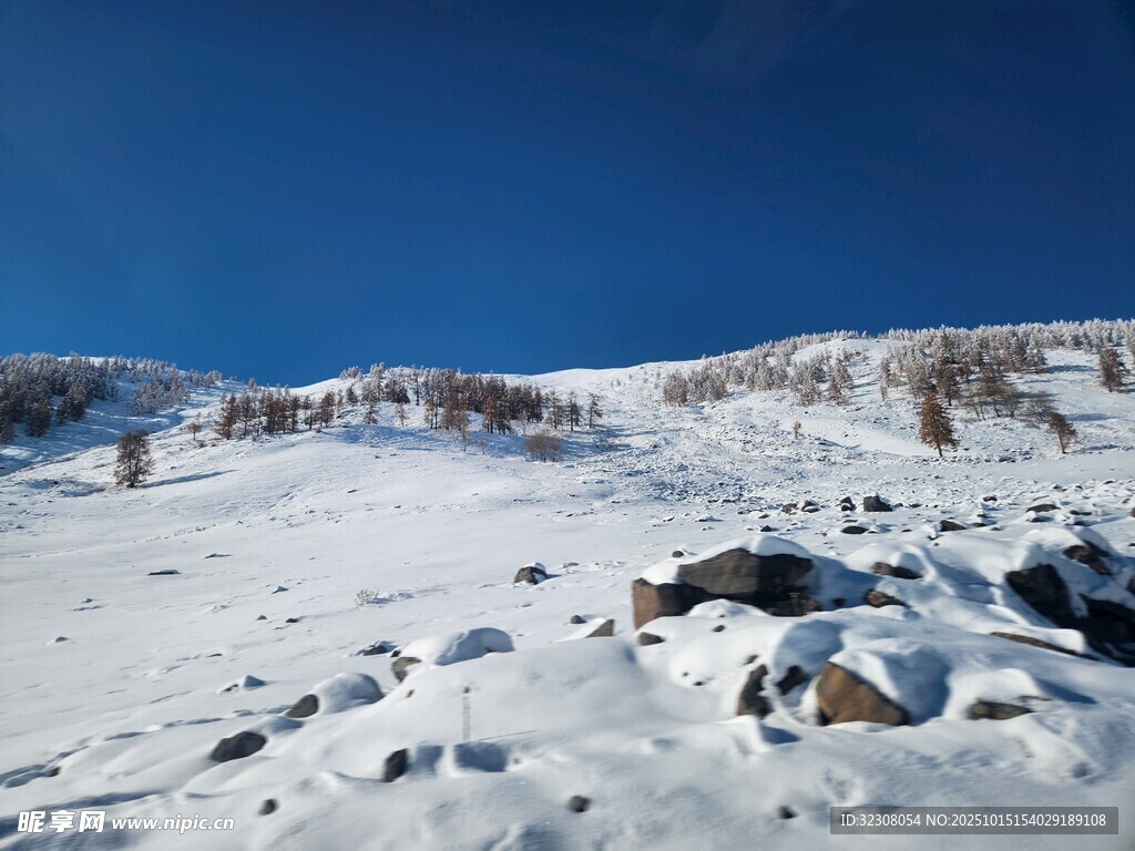 雪山景致