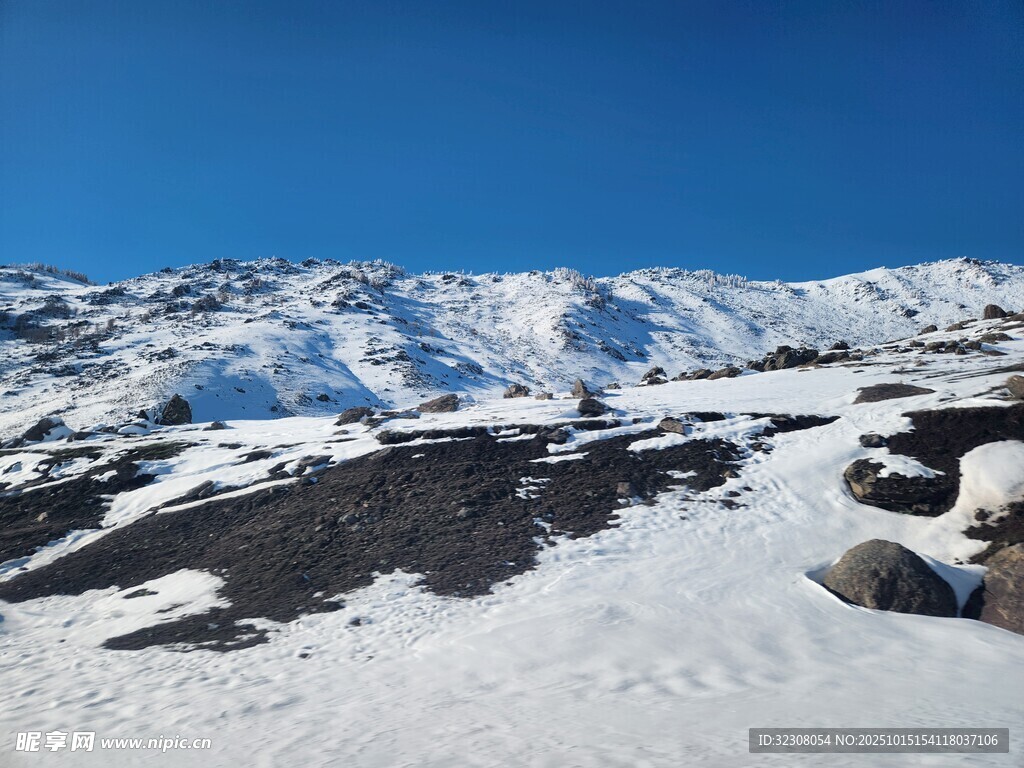雪山景致
