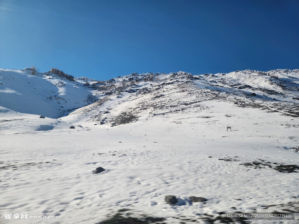 雪山壮丽景色