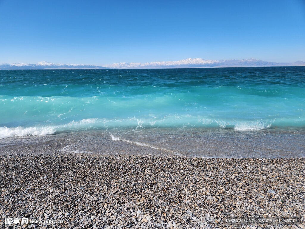 海边砾石滩 