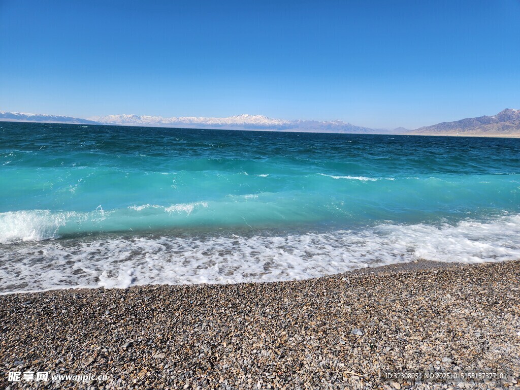 海边砾石滩 