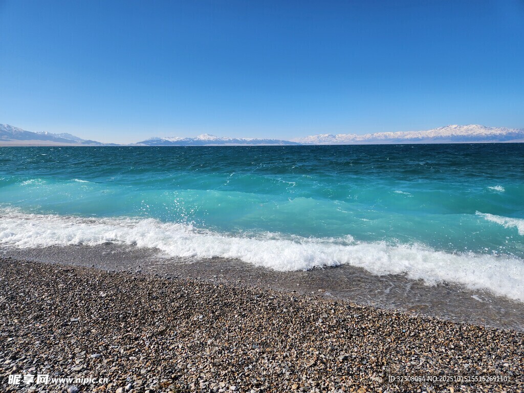 海边砾石滩 