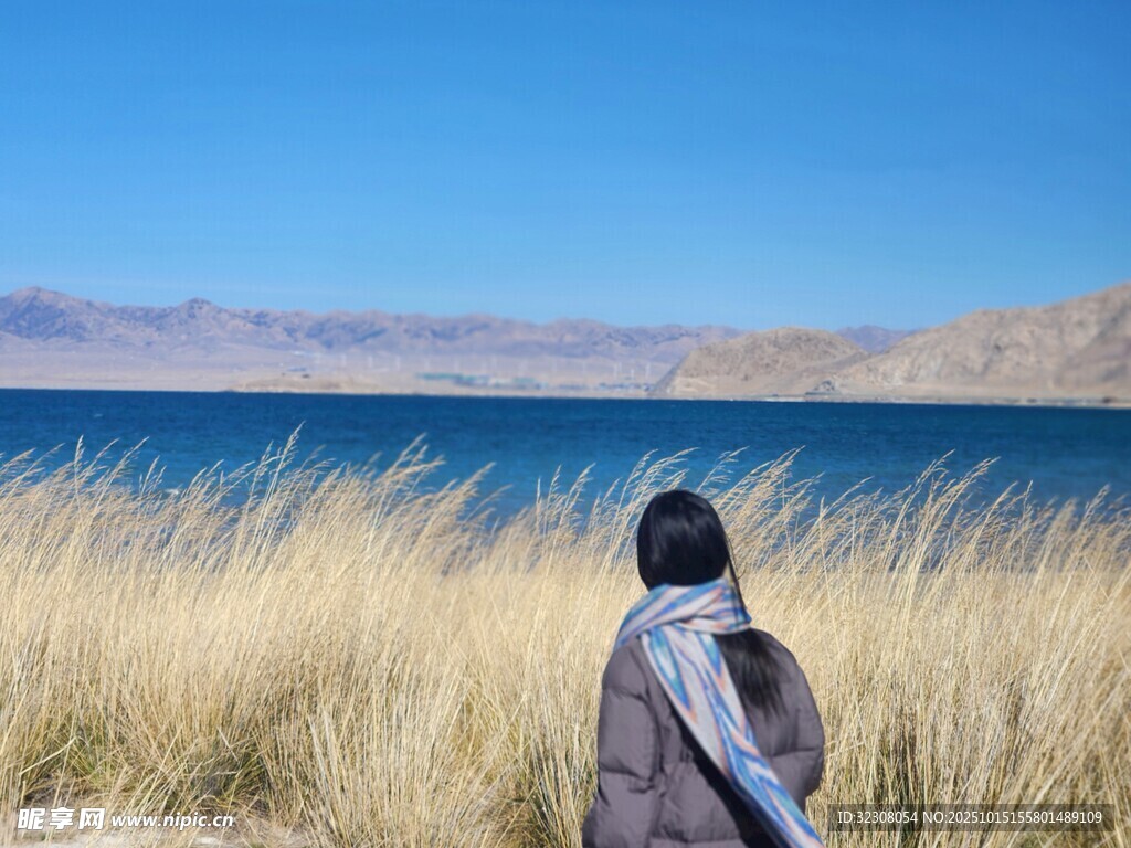 湖畔旅人 
