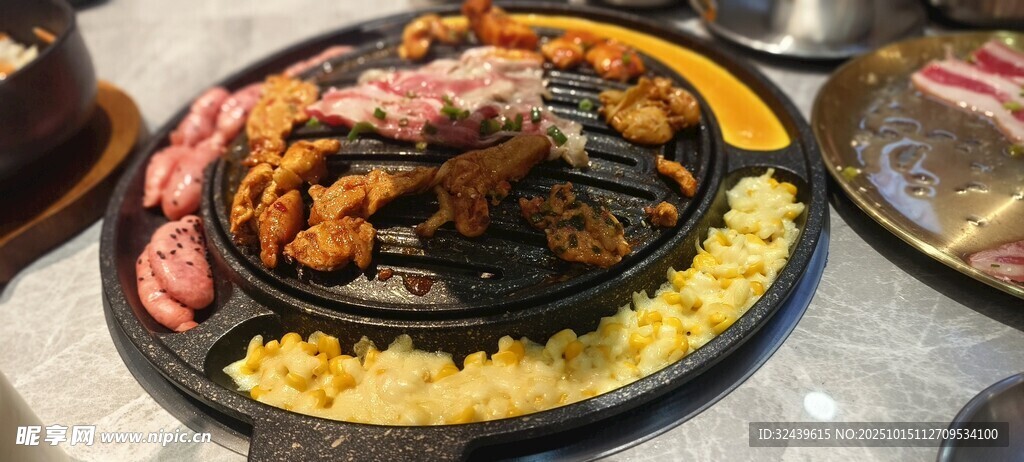 韩式烤肉拼盘美食盛宴