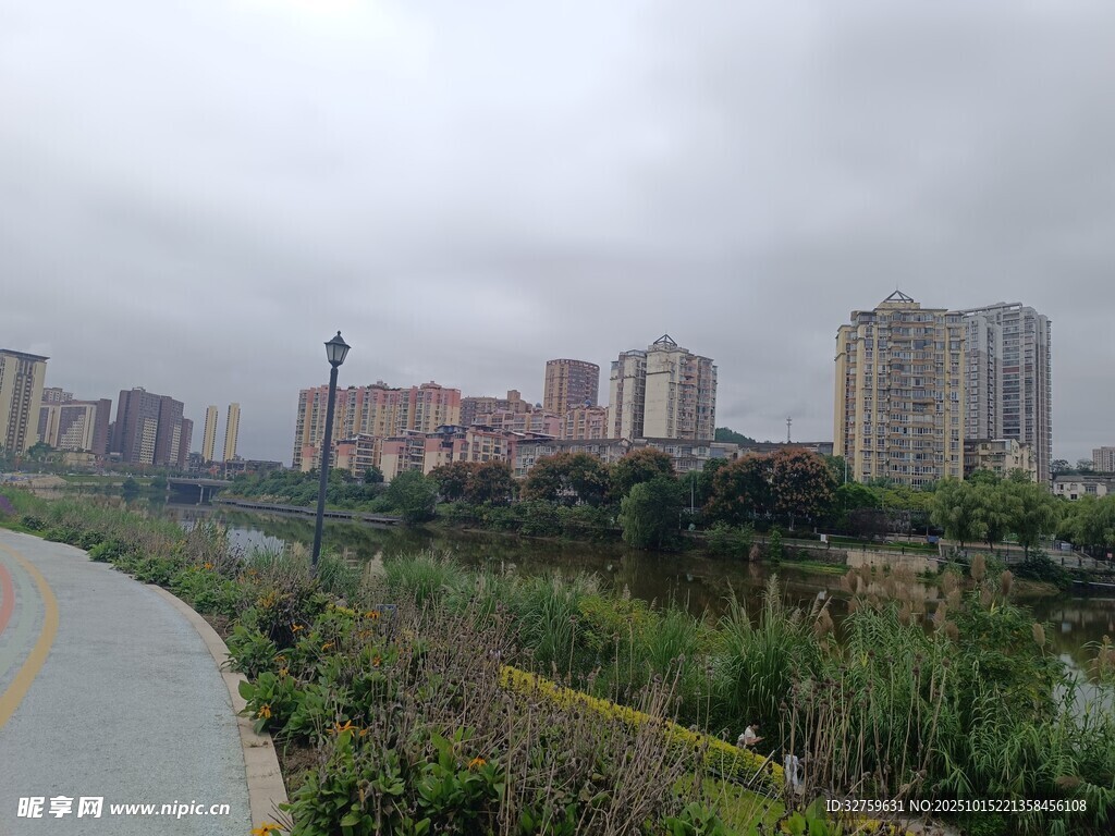 城市河畔景观