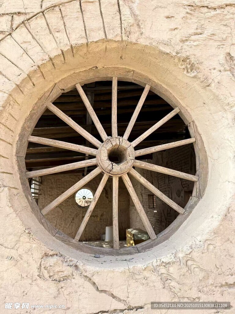 圆形窗户