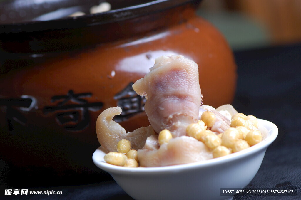 玉米炖猪蹄美食特写