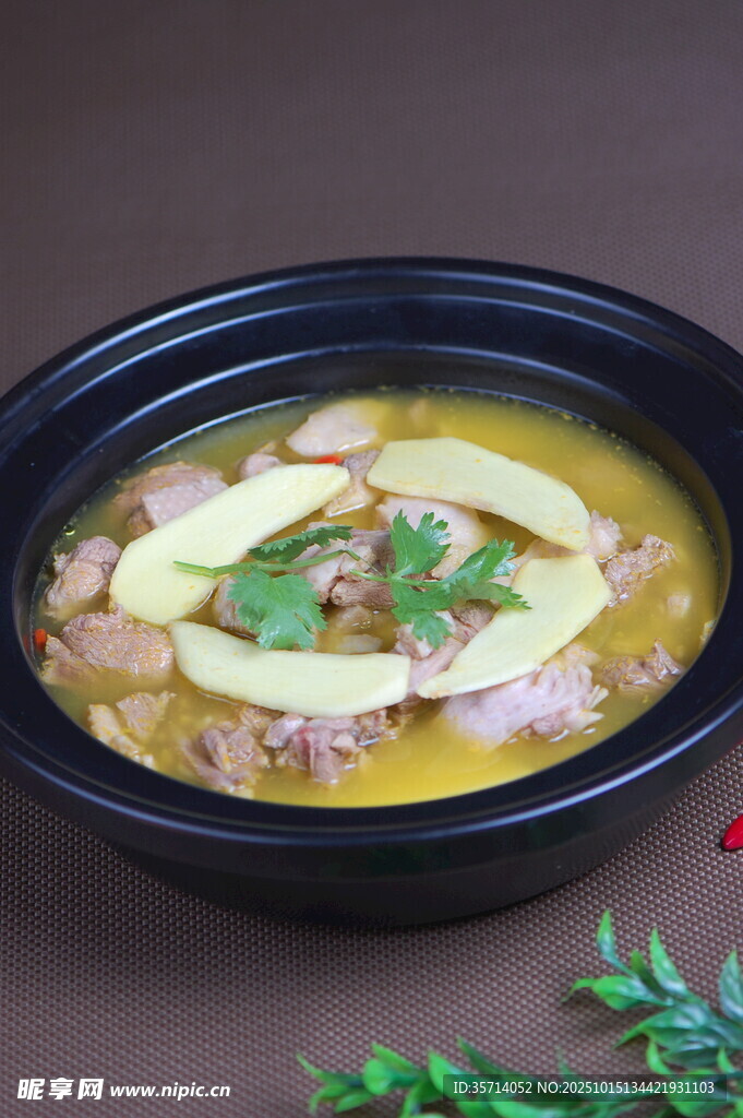 香浓鸡汤炖排骨