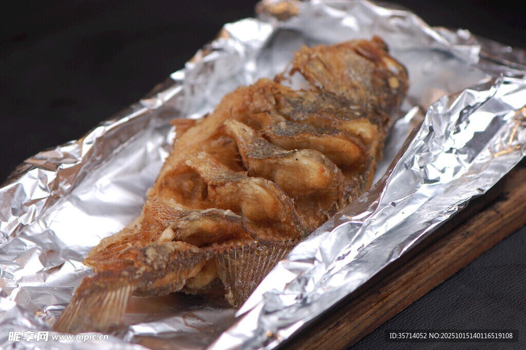 锡纸包裹的美味炸物