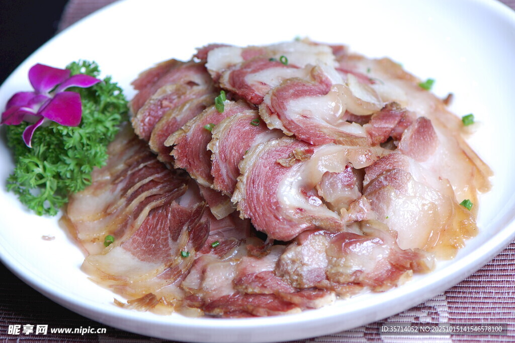 美味五花肉摆盘