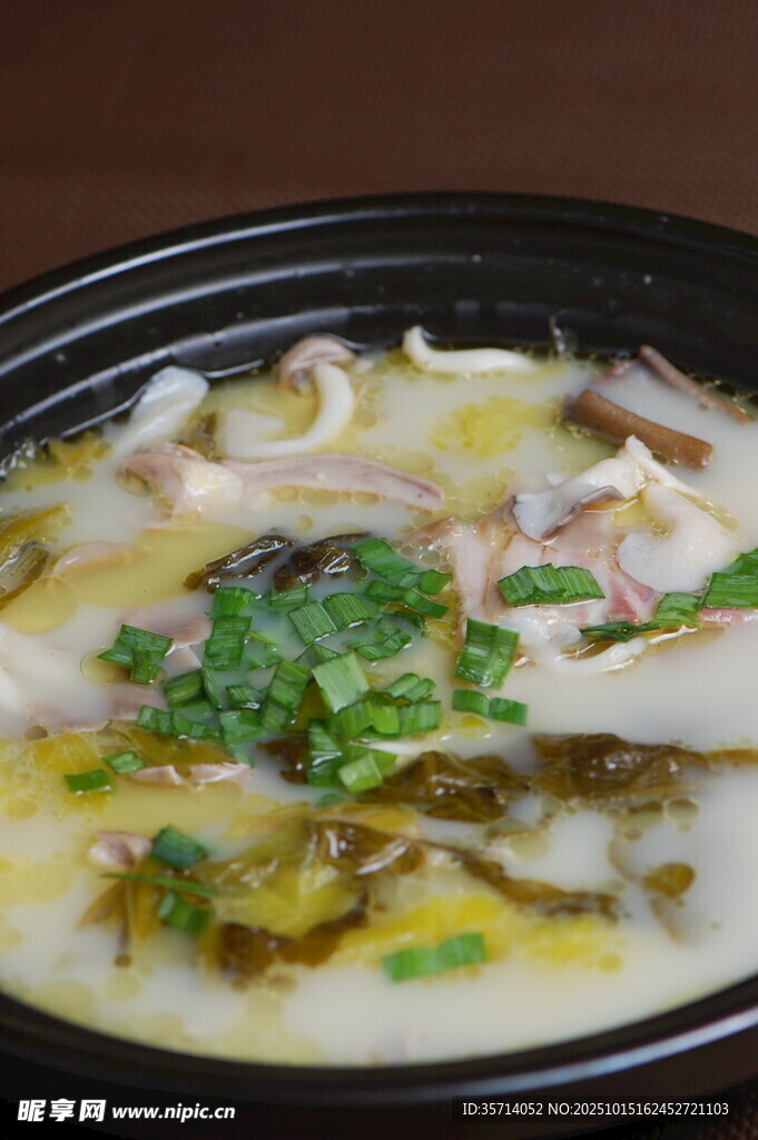 鲜香酸菜鱼舌尖上的美味