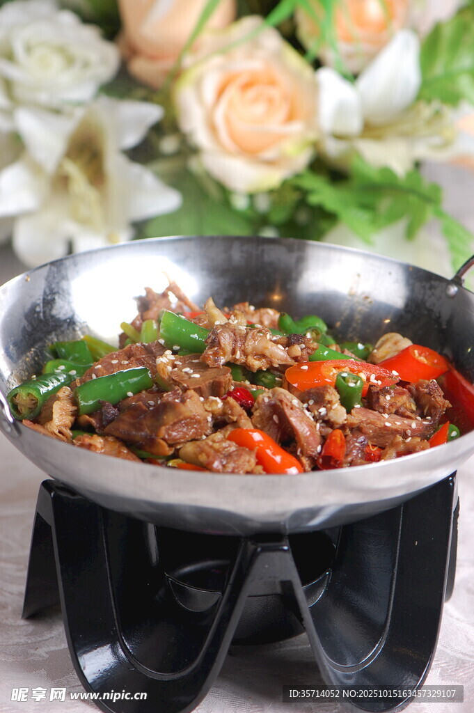 干锅牛肉鲜香美味诱人