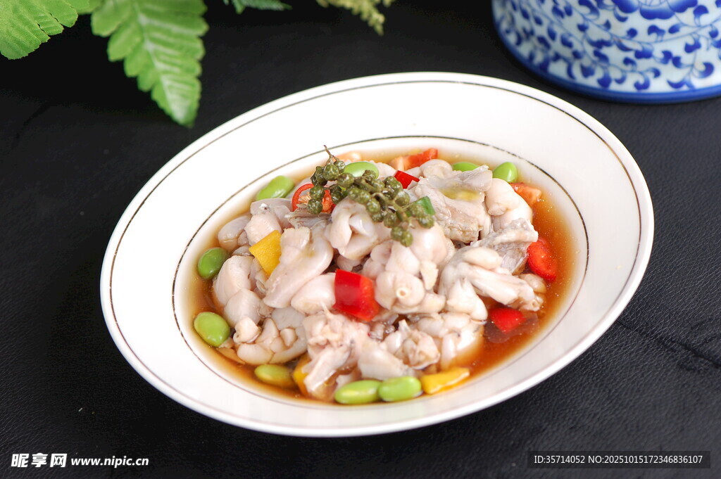 鲜香牛蛙煲美味诱人