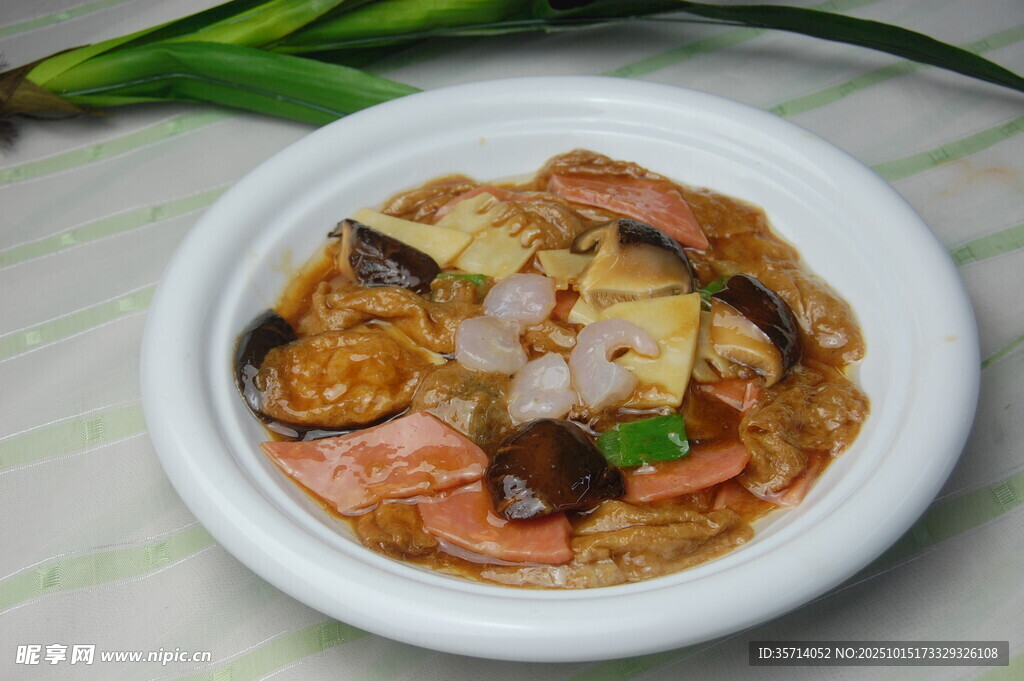 海鲜豆腐煲美食特写