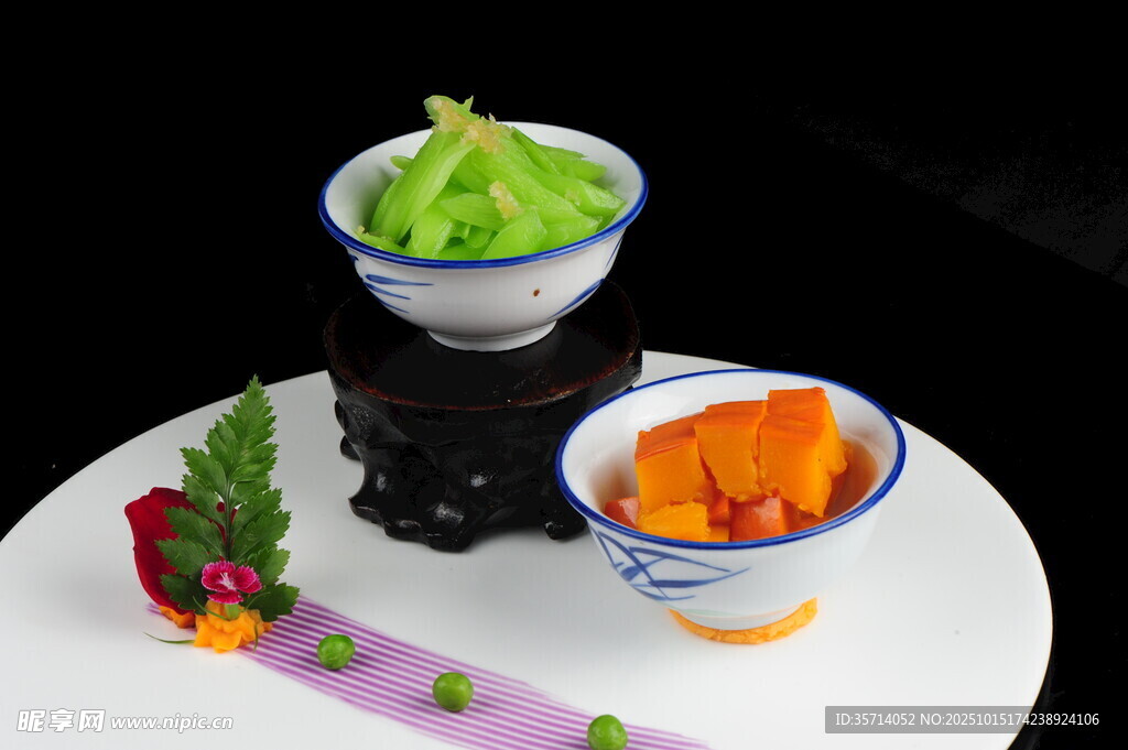 精致双色凉菜摆盘