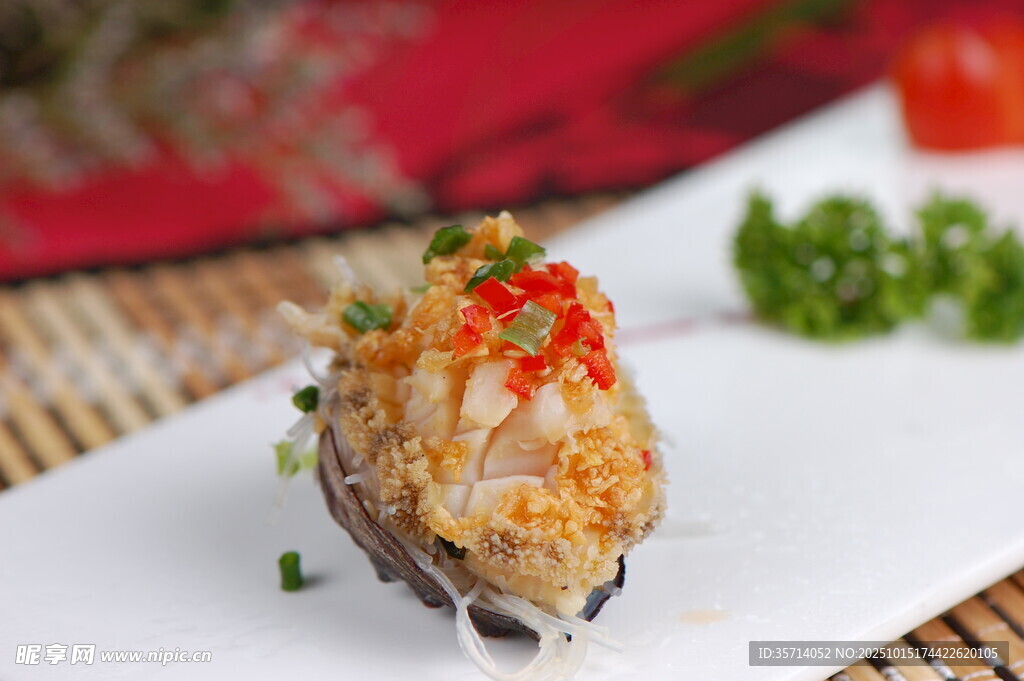 美味蟹肉寿司精致诱人