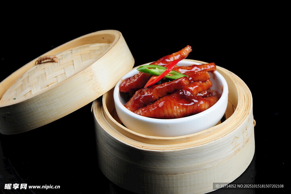 竹笼盛美味红烧排骨