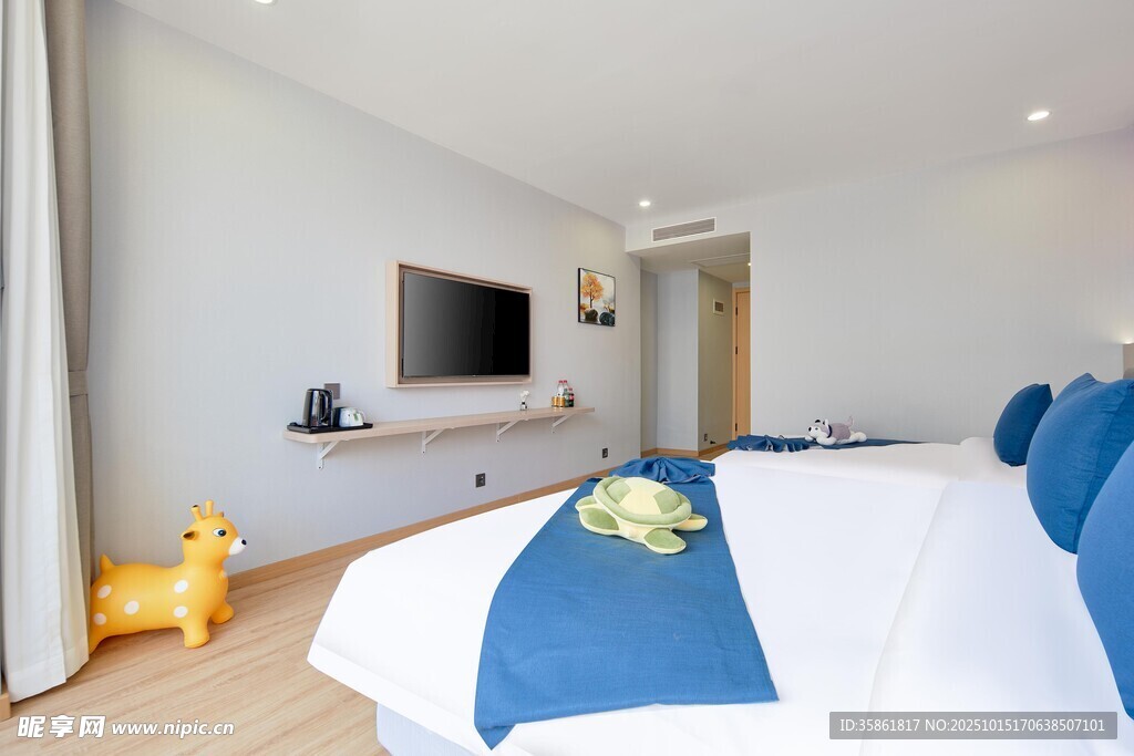 现代简约风温馨卧室空间