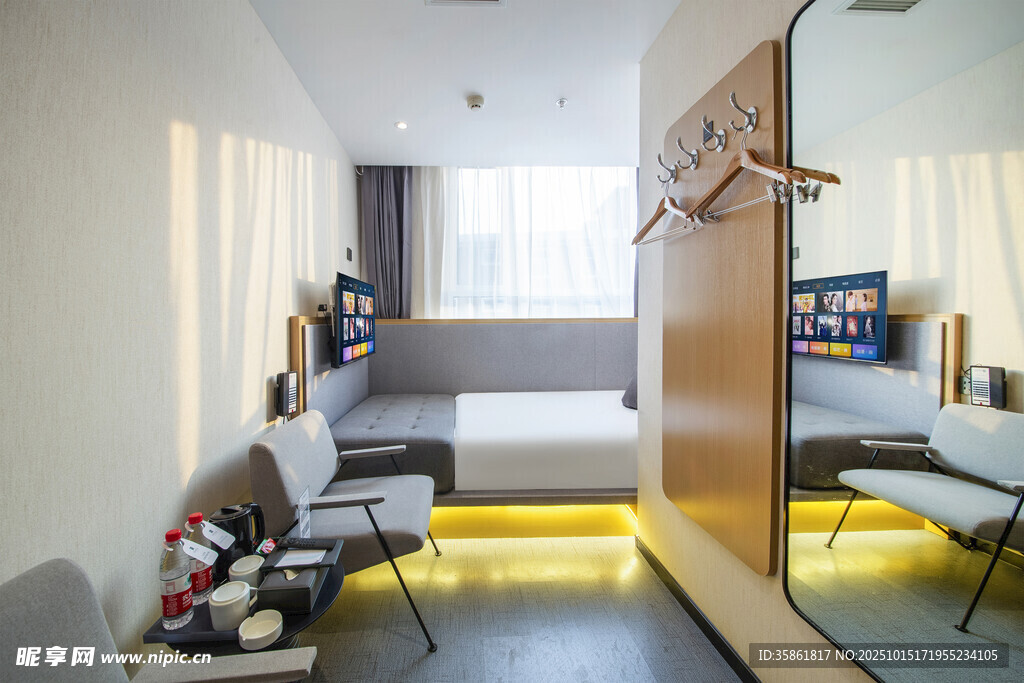 简约现代风温馨卧室空间