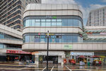 城市街边现代多层建筑