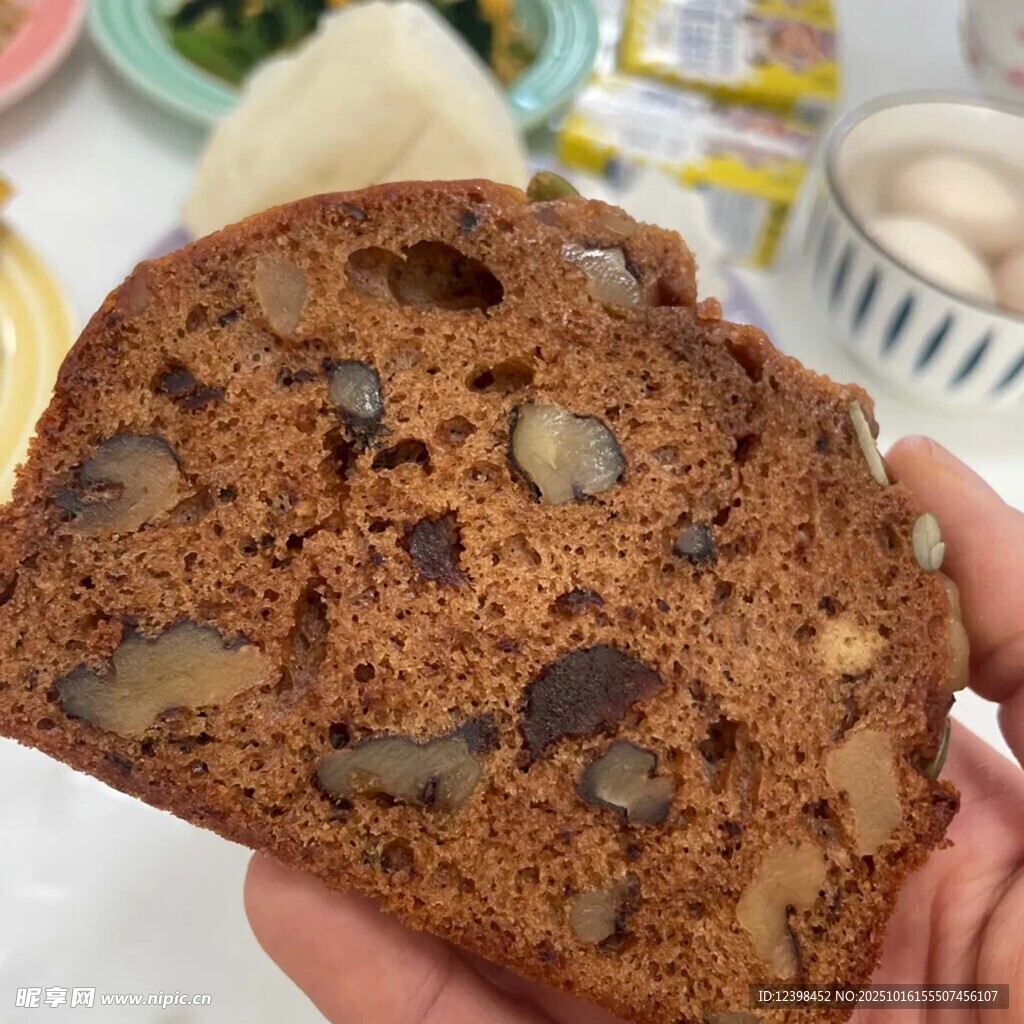 核桃红枣面包特写