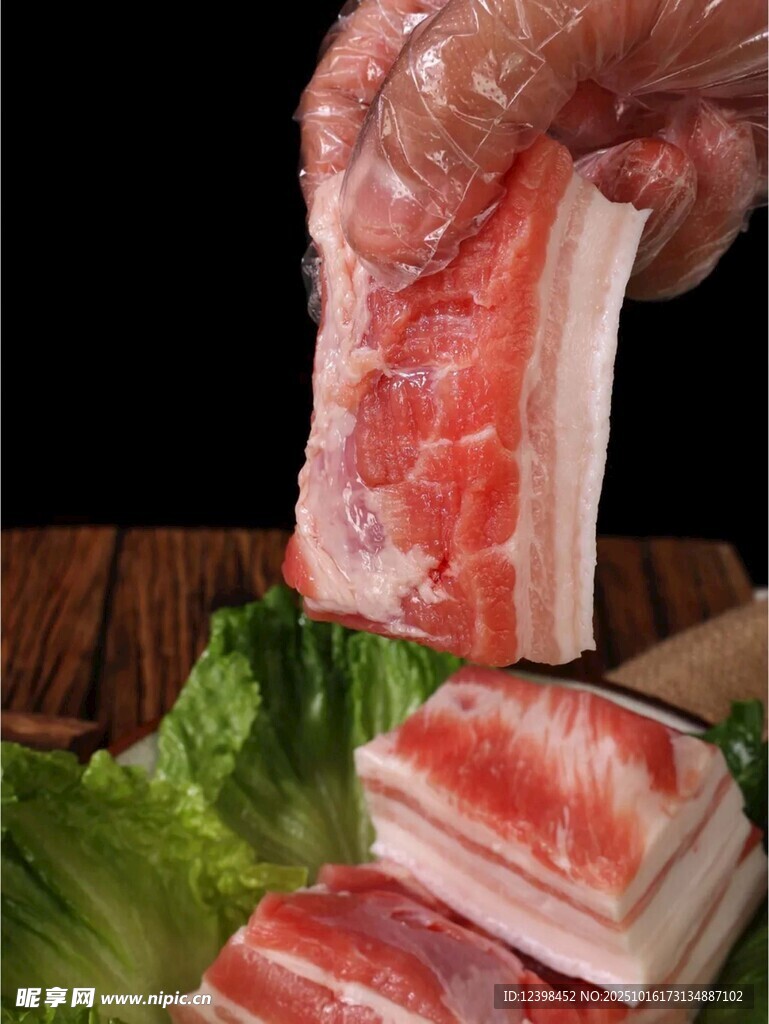新鲜五花肉