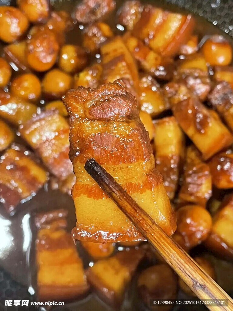 美味红烧肉烹饪瞬间