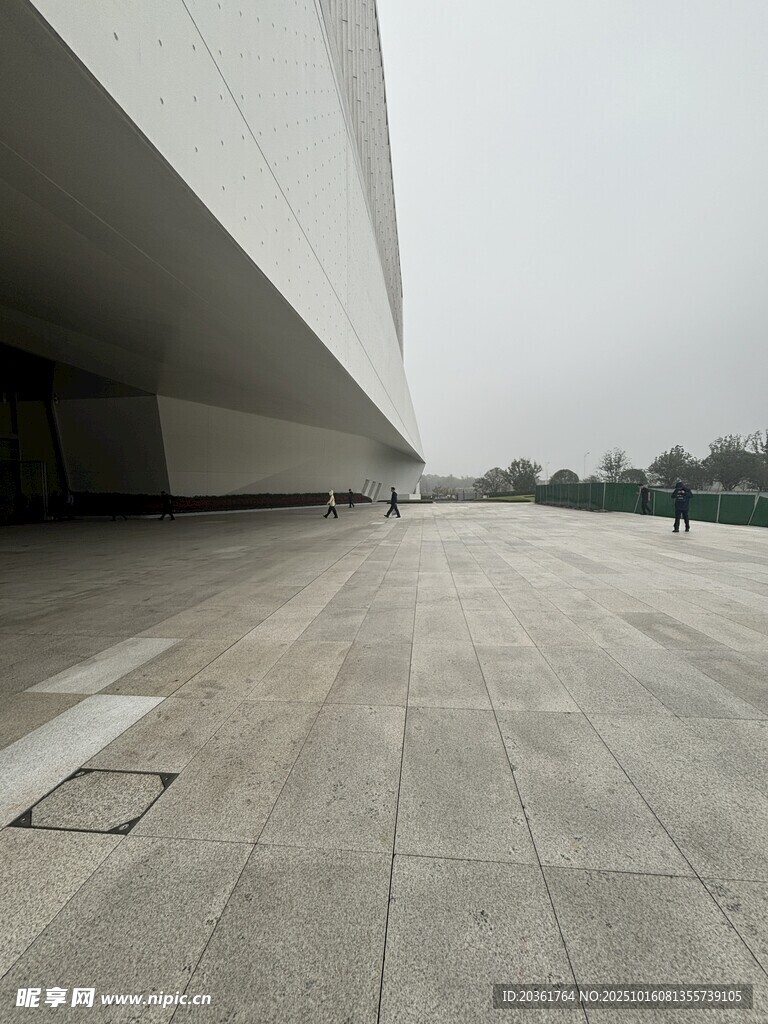 空旷建筑平台场景