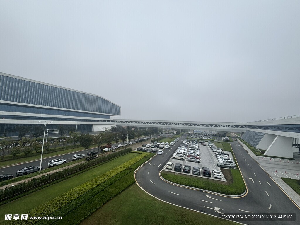 机场周边道路俯瞰景观