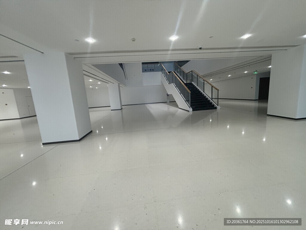 空旷现代室内空间场景