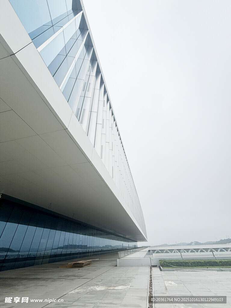 现代风格桥梁建筑外观
