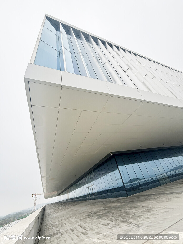 现代风格独特建筑外观