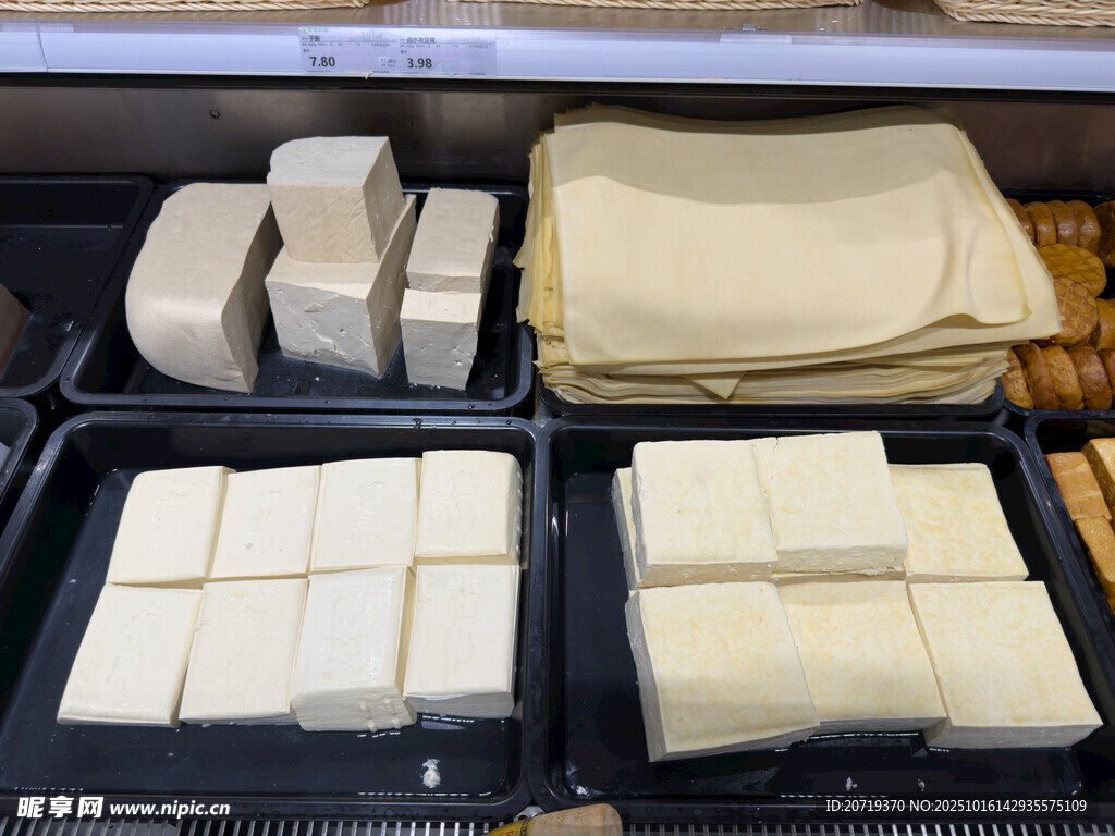 多样豆腐制品陈列展示