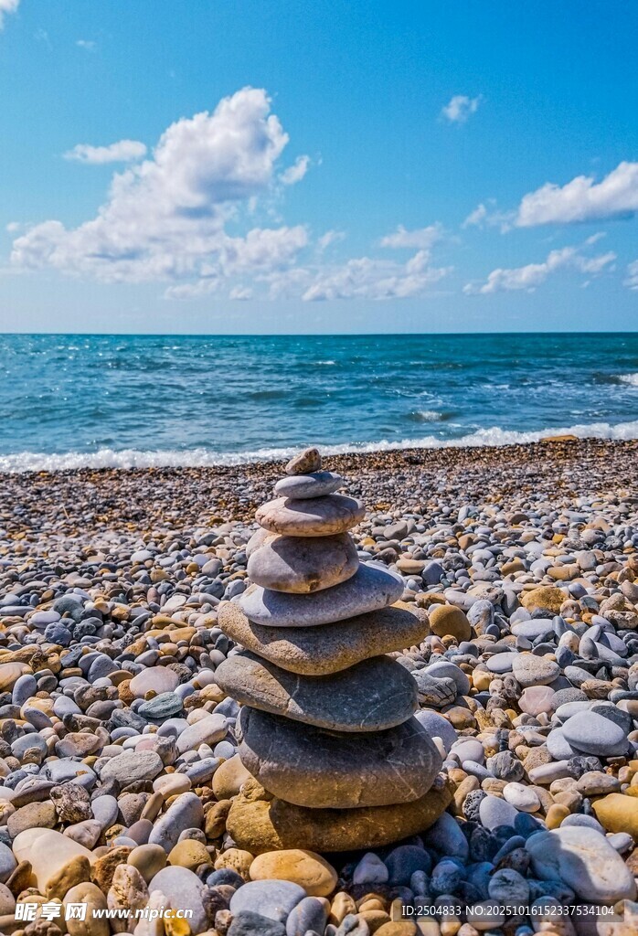 海边石堆 宁静自然之景