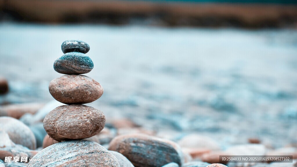 海边叠石 自然平衡之美
